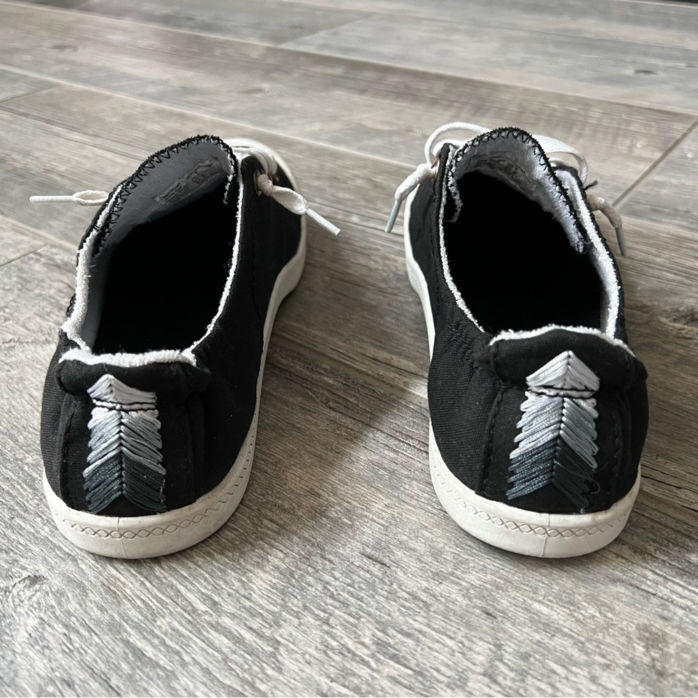 Time And Tru Black Scrunch Back Sneakers - Picture 5 of 7
